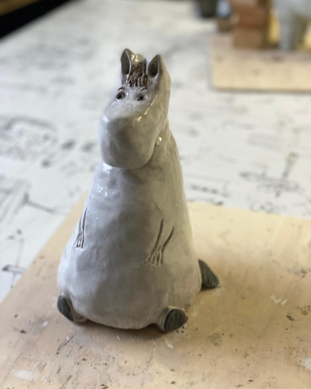 Keramik Workshop für Frauen. Gestalte dein Herztier aus Ton.